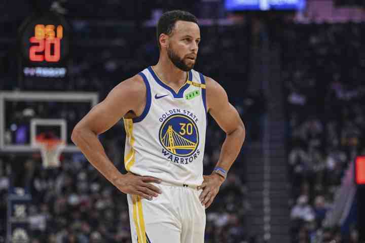 问题不大！勇士官方：库里大概率能出战明天对阵湖人的揭幕战